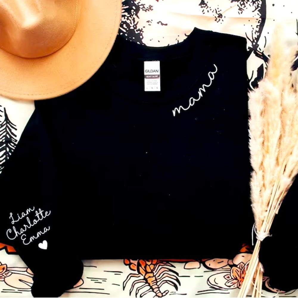 Mama sweatshirts customized! Crewneck sweatshirt